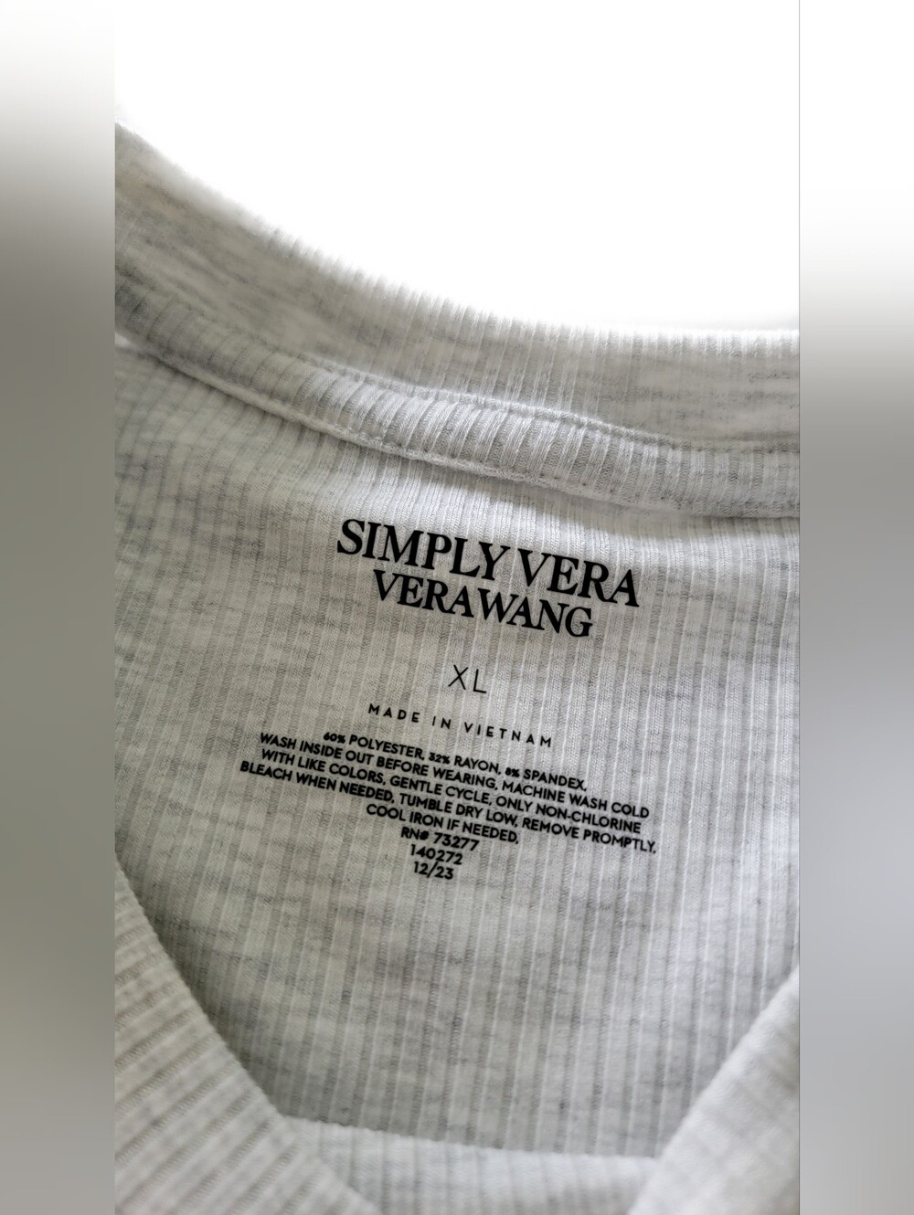 Simply Vera Vera Wang Light Gray Short Sleeve Crew Neck Tee Size XL - Picture 3 of 6